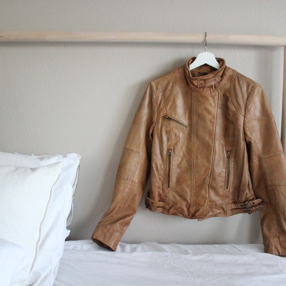 NEW Free People Fitted and Rugged Leather Jacket - Picture 3 of 8